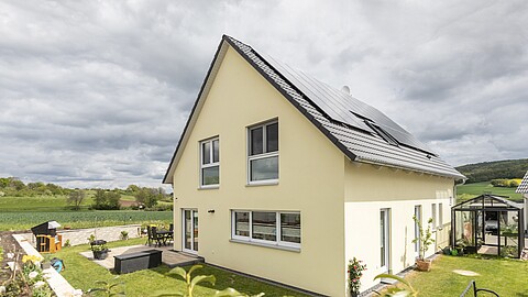 Bauherren: Familie Frech aus Alzenau - Hanse Haus Fertighaus: Bauherren Familie Frech aus Alzenau