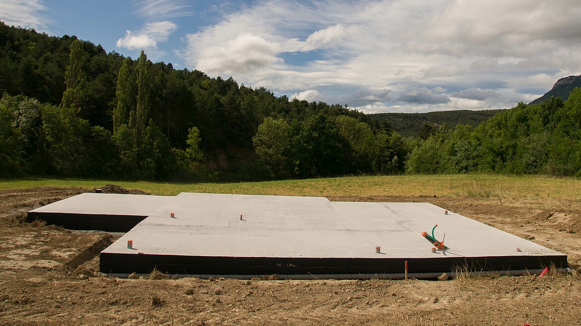 Fertighaus: Montage Bodenplatte